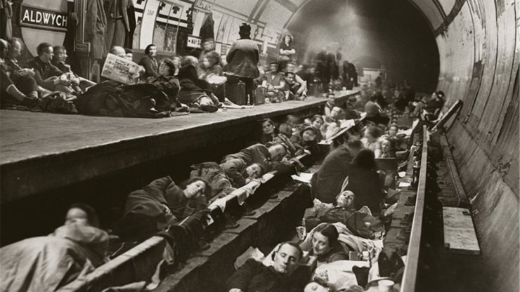 Estación Aldwich del subterráneo londinense durante uno de los bombardeos en la WWII